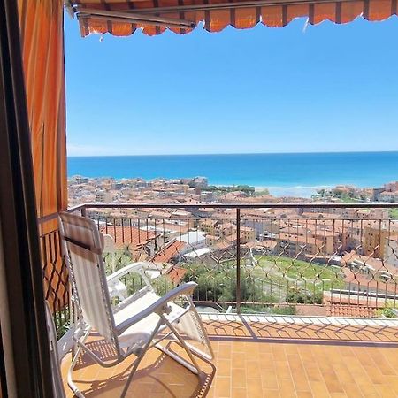 Thekeystudio, La Casa Del Mare Azzurro With Seaview Ventimiglia Eksteriør billede
