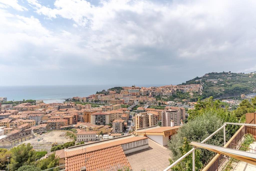 Thekeystudio, La Casa Del Mare Azzurro With Seaview Ventimiglia Eksteriør billede