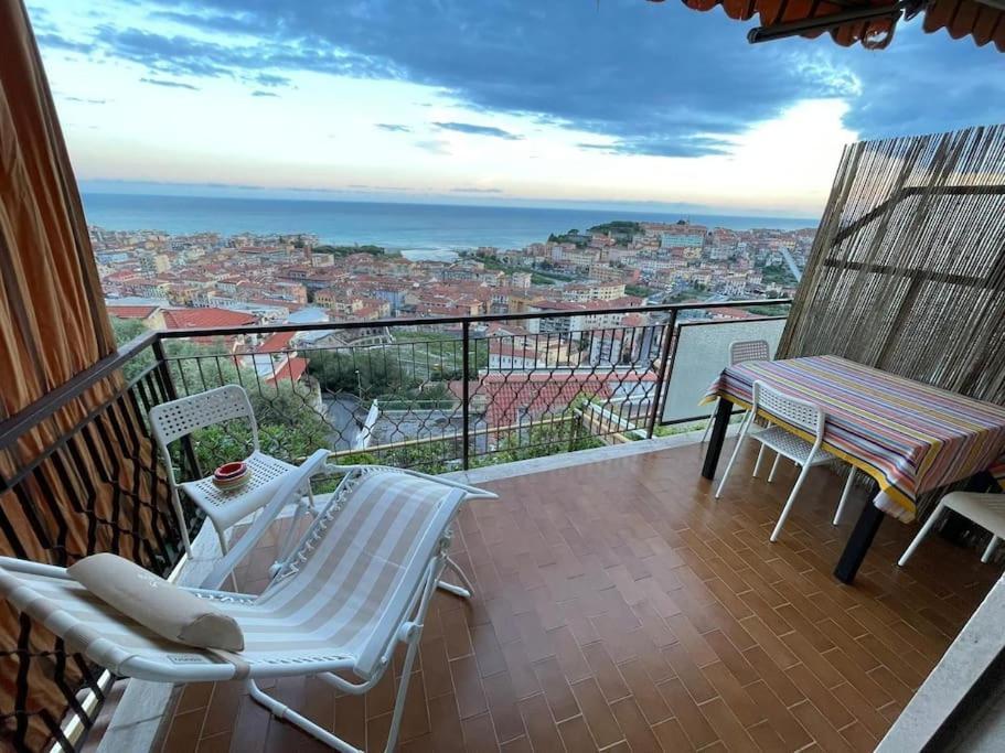 Thekeystudio, La Casa Del Mare Azzurro With Seaview Ventimiglia Eksteriør billede