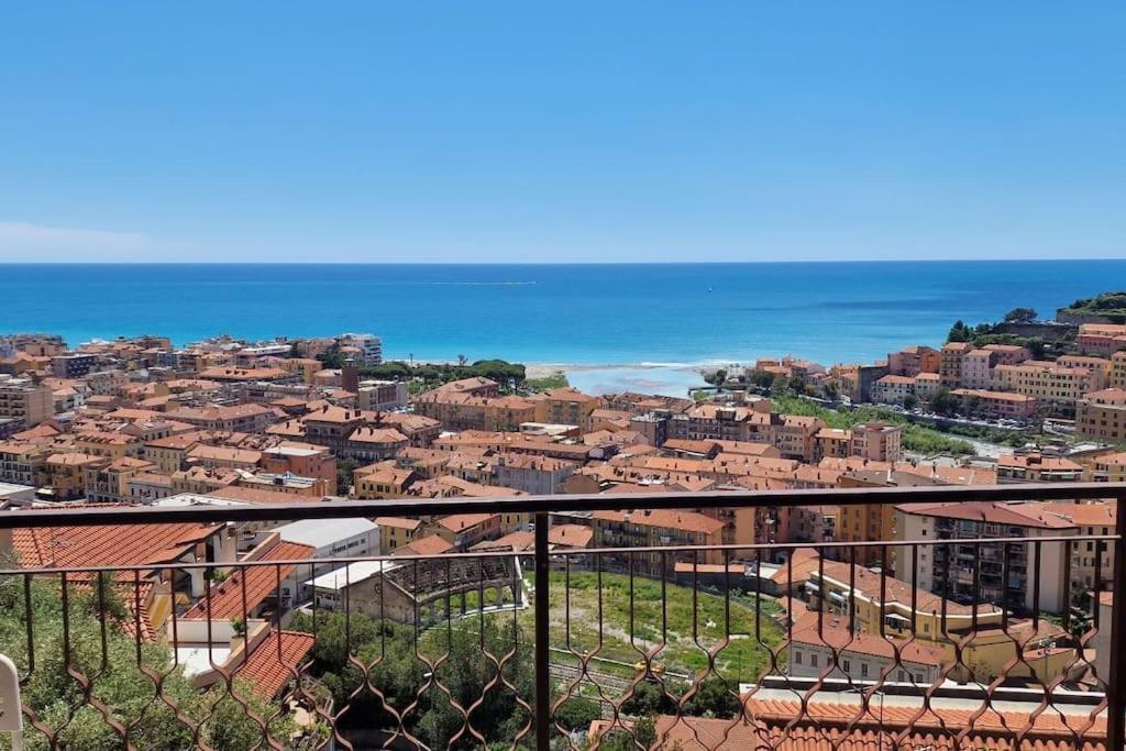 Thekeystudio, La Casa Del Mare Azzurro With Seaview Ventimiglia Eksteriør billede
